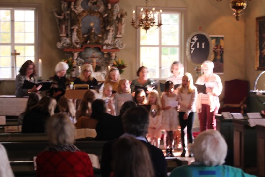 Kyrkokör med barnkör